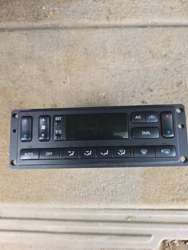 Ford Expedition A/C Climate Control 4L14-18C612-AA (2004–2006) – Genuine OEM