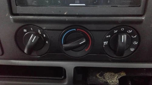 Ford F250SD Used Manual Temperature Control w/A/C (2006) – Genuine OEM