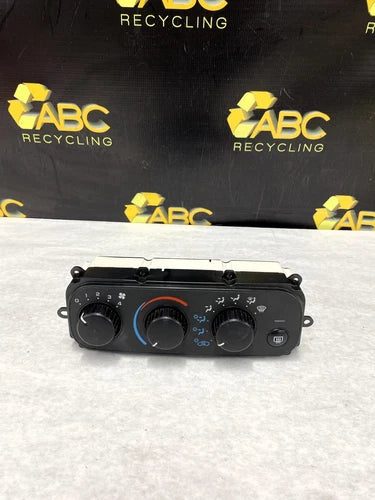 Chrysler Sebring Front Manual Climate Control Assembly (2001–2006) – Genuine OEM