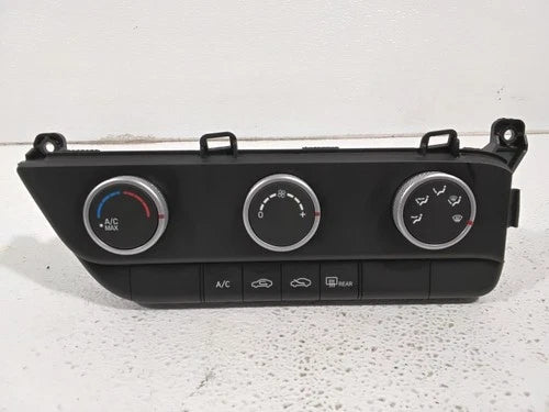 Hyundai Elantra HVAC Climate Control Unit (2024) – Genuine OEM