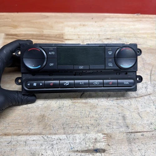 Ford F350 Auto Climate Control HVAC Temperature 7C3T-18C612-DE (2008–2010) – Genuine OEM