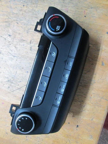 Hyundai Tucson A/C Air Conditioning Heater Temperature Controls W/Bezel (2020) – Genuine OEM