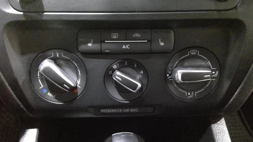 Volkswagen Jetta Temperature Control Manual Single Zone Heated Seat (2013) – Genuine OEM