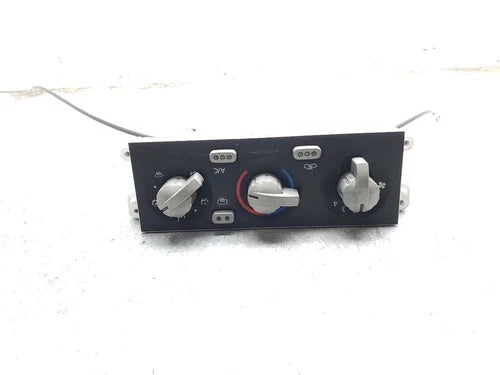Nissan Xterra SE, Crew Cab, Temperature Control W/A/C, 275102Z610 (2003–2004) – Genuine OEM
