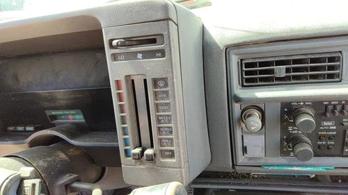 S10 Blazer Temperature Control Module In Dash Heater A/C Head Unit (1988–1994) – Genuine OEM | Ref SKU-16239