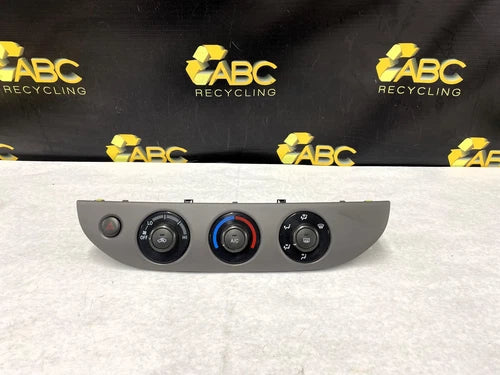 Toyota Camry Automatic Climate Control Assembly (2002–2006) – Genuine OEM