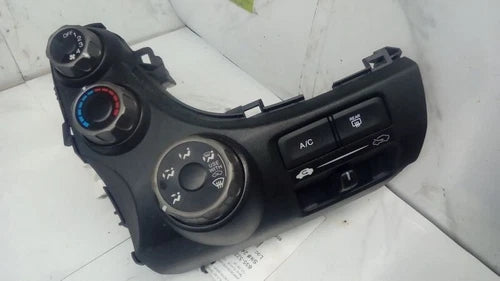 Honda FIT Heater A/C Climate Control (2009–2014) – Genuine OEM