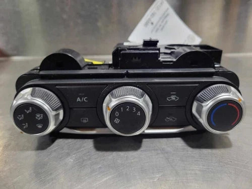 Nissan VERSA Heater A/c Control manual temperature control (2014–2021) – Genuine OEM