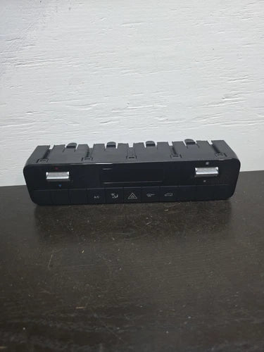 Mercedes Sprinter Van 2500 HVAC Control Component (2020) – Genuine OEM