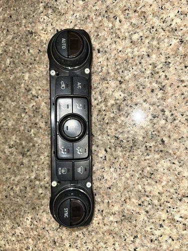 Chevrolet Silverado 2500 Climate HVAC Climate Control (2015–2019) – HVAC Replacement Part