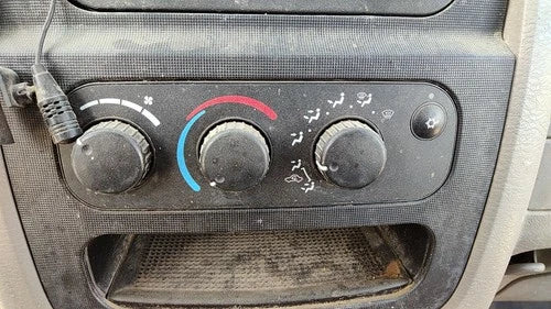Dodge RAM 2500 Temperature Control Module In Dash Heater A/C Head Unit (2003–2005) – Genuine OEM