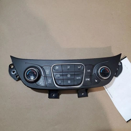 Chevrolet Equinox Front Automatic HVAC Climate Control (2018) – Genuine OEM