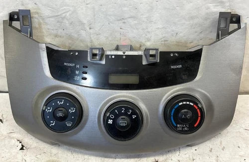 Toyota Rav4 Manual HVAC Climate Controls (2006–2012) – Genuine OEM