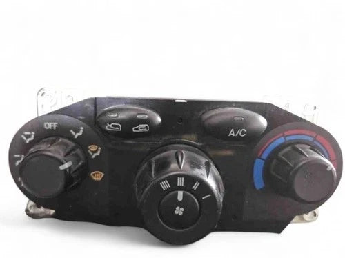 Hyundai Santa Fe Manual Climate Control Heater A/C (2003–2006) – Genuine OEM