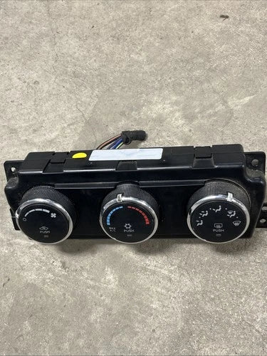 Dodge RAM 1500 Pickup HVAC Climate Control Temperature Unit (2011–2012) – Genuine OEM