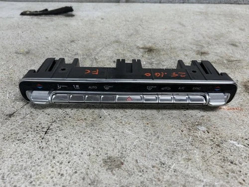 Mercedes-Benz GLB250 Front Dual Zone Automatic Temperature Controller (2024) – Genuine OEM