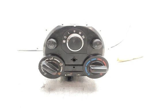 19, Nissan Versa, Temperature Control, Black, Chrome, 275109KK1A (2015–2018) – Genuine OEM