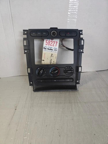 Mustang HVAC Climate Control Panel (2005–2009) – Genuine OEM