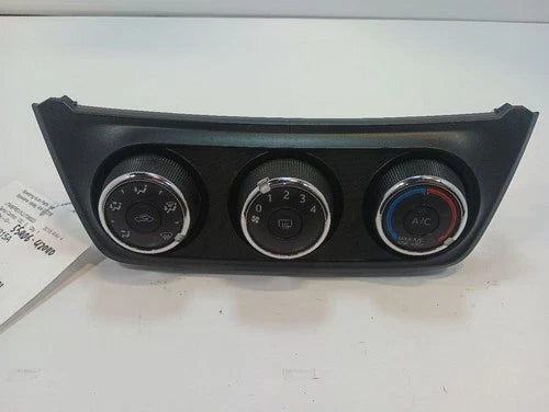 Toyota Rav4 Temperature Climate A/C Heater Control (2013–2018) – Genuine OEM
