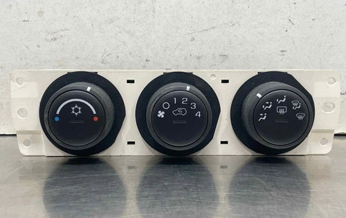 Hummer H3 Heater A/C Climate Control Panel (2010) – Genuine OEM