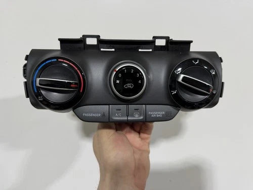 Hyundai Kona Manual Climate Control 97250J9060 (2018–2021) – Genuine OEM