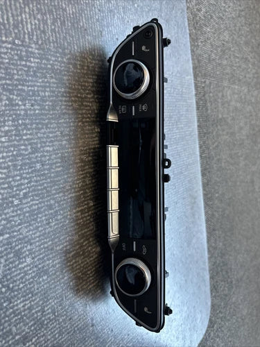 Audi Q5 HEATER A/C Climate Control PANEL (2019–2021) – Genuine OEM