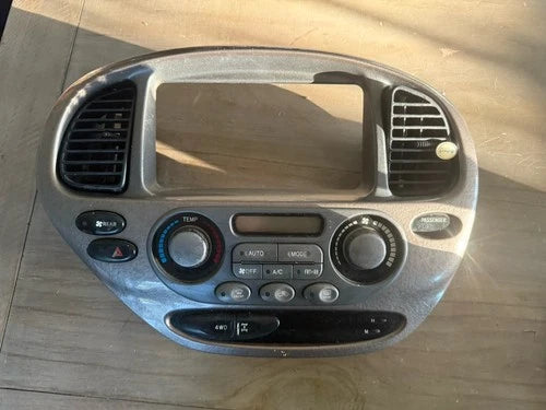 Toyota Sequoia Lmtd A/C Temp Heat Climate Control Bezel (2003–2004) – Genuine OEM