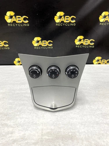Chrysler Sebring Automatic Climate Control w/ Bezel (2007) – Genuine OEM