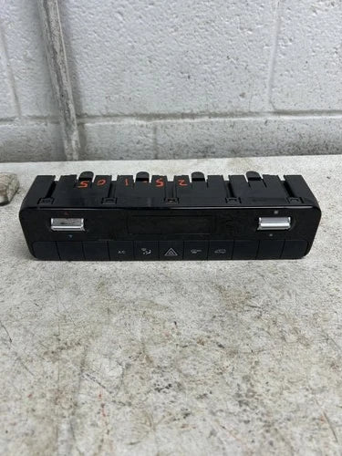 Mercedes-Benz SPRINTV25 Rear Semi Automatic Temperature Controller (2020) – Genuine OEM