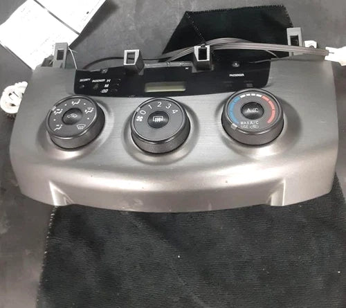 Toyota Rav4 A/C Heater Manual Climate Control Assembly (2006–2012) – Genuine OEM