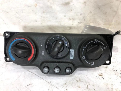 Chevrolet Chevy Equinox Manual HVAC Climate Control (2005) – Genuine OEM | Ref SKU-5112