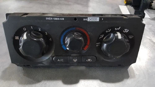 Nissan Pathfinder Climate HVAC Climate Control (2005–2012) – Genuine OEM
