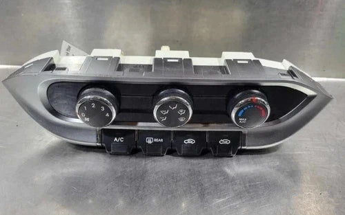 Kia Rio Manual HVAC Climate Control 3 Knob (2012–2015) – Genuine OEM