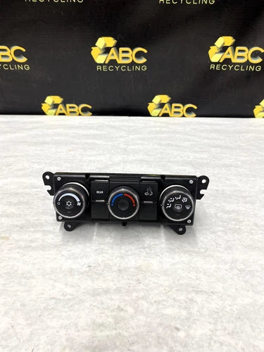 GMC Acadia Front Manual Climate Control (2007–2012) – Genuine OEM