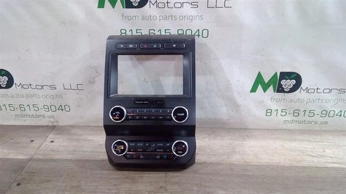 Ford Expedition Radio Panel W/ Temperature Control (2018–2021) – Genuine OEM
