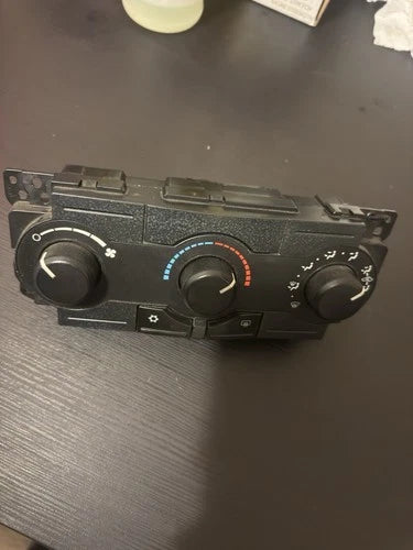 Dodge CHARGER HVAC Climate Control Manual (2006–2007) – Genuine OEM