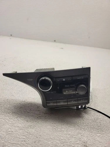 Toyota Venza Temperature Control With Rear View Camera 2009-2012 – Genuine OEM