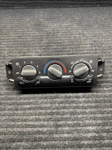 Tahoe Yukon Avalanche A/C Climate Control Temperature Heater Switch (2000–2002) – Genuine OEM