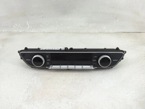 Audi A4 HVAC Climate Control Temperature (2017–2019) – Genuine OEM