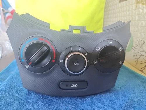 Hyundai Accent Heater Climate Control Panel (2012–2014) – Genuine OEM