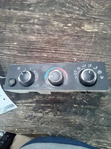 GMC Savana 3500 Dash Mounted Manual HVAC Climate Control (2008–2024) – Genuine OEM
