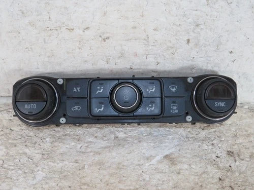 GMC Sierra 1500 Front Automatic HVAC Climate Control (2017–2019) – Genuine OEM