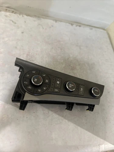 Toyota Sienna Front Manual Temperature Controls (2011) – Genuine OEM