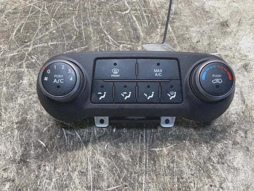Hyundai Tucson HVAC Climate Control (2014–2015) – Genuine OEM