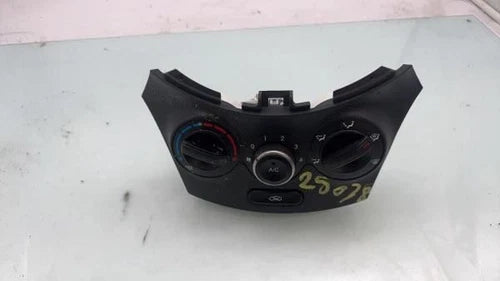 ACCENT Temperature Control With A/C Manual Gloss Finish (2015–2017) – Genuine OEM