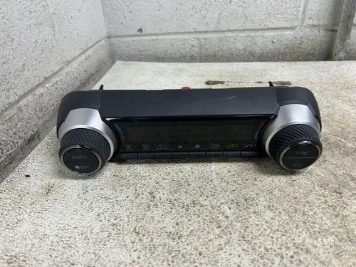 Toyota RAV4 Front Dual Zone Automatic Temperature Controller (2024) – Genuine OEM