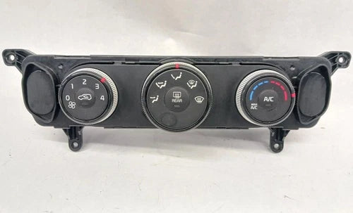 Kia Soul A/C Heater Manual Climate Control Assembly (2017–2019) – Genuine OEM