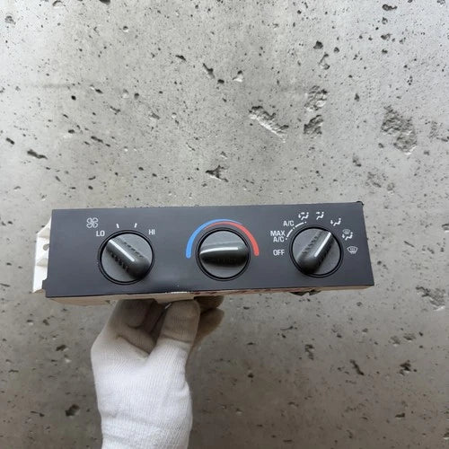 GMC Chevy Isuzu Climate Control Module Panel Dash HVAC A/C Switch 16238445 – Genuine OEM