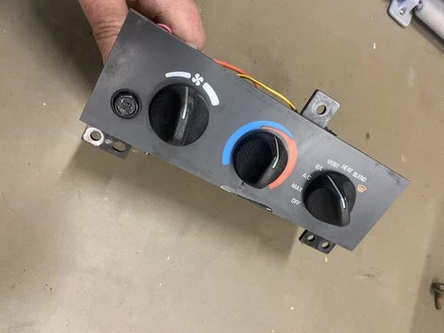Chevy Caprice Front Climate Control Assembly (1994–1996) – Genuine OEM