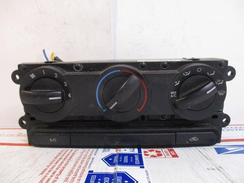 Ford F-150 HVAC Climate Control Temperature Fan Defroster A/C (2004) – HVAC Replacement Part | Ref SKU-4798